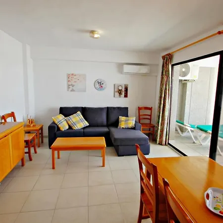 Ines-1 - Oceanfront In